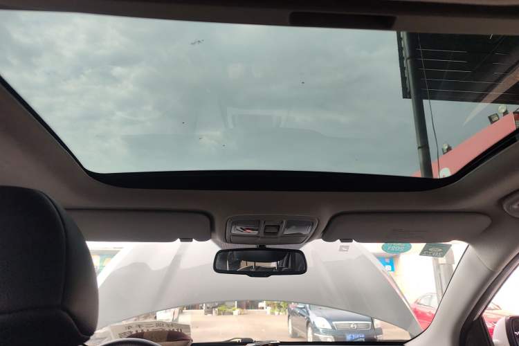 Used Hyundai ix35 2015 2.0L Automatic 2WD Smart Type China IV Headliner