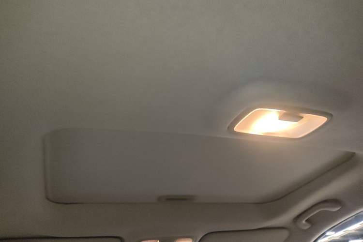 Used Hyundai ix35 2015 2.0L Automatic 2WD Smart Type China IV Headliner