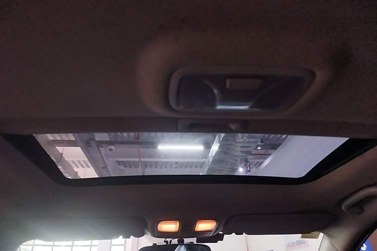 Used Hyundai ix35 2015 2.0L Automatic 2WD Smart Type China IV Headliner