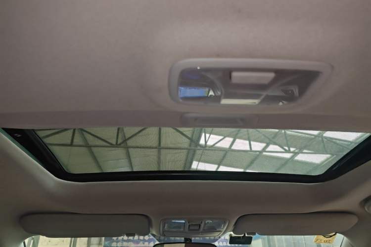 Used Hyundai ix35 2015 2.0L Automatic 2WD Smart Type China IV Headliner