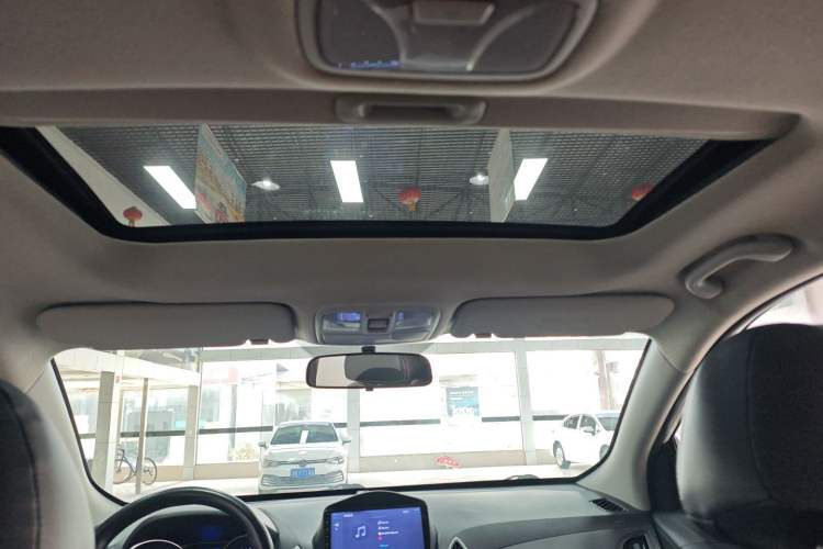 Used Hyundai ix35 2015 2.0L Automatic 2WD Smart Type China IV Headliner