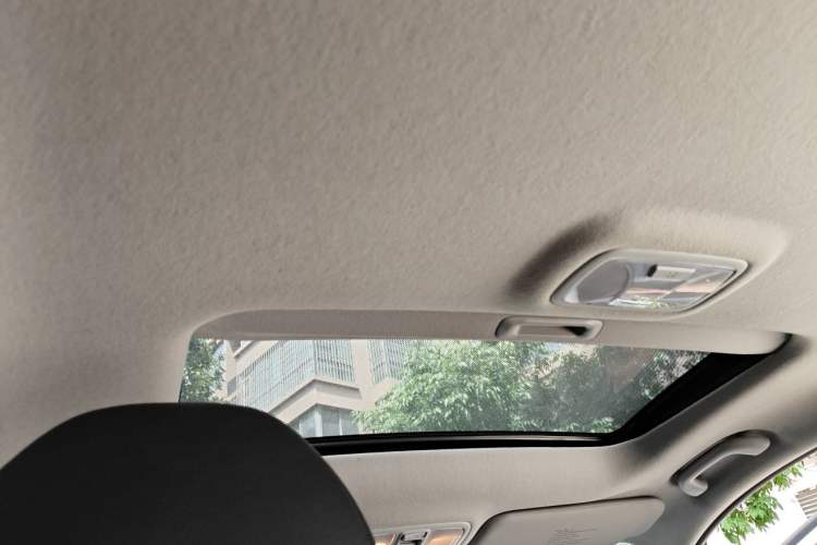 Used Hyundai ix35 2015 2.0L Automatic 2WD Smart Type China IV Headliner