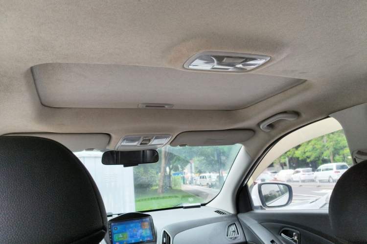 Used Hyundai ix35 2015 2.0L Automatic 2WD Smart Version China V Standard Headliner