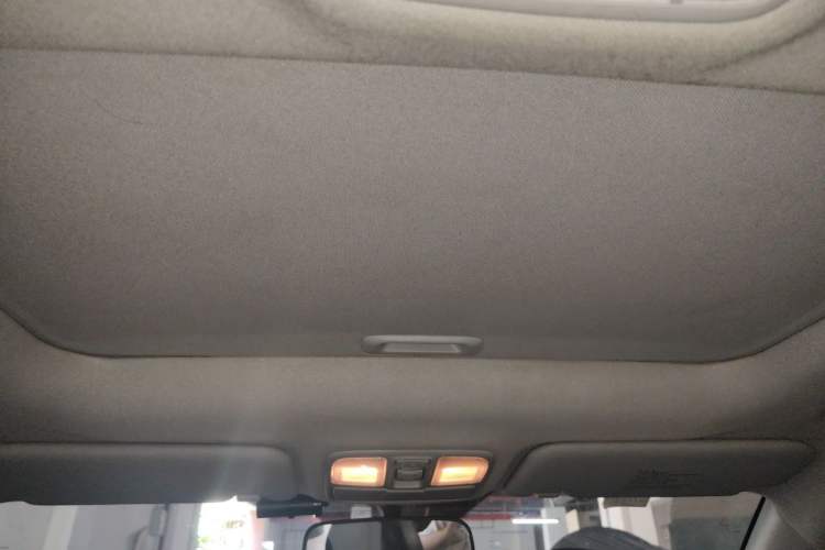 Used Hyundai ix35 2015 2.0L Automatic 2WD Smart Type China IV Headliner