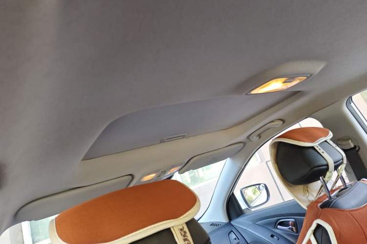 Used Hyundai ix35 2015 2.0L Automatic 2WD Smart Type China IV Headliner