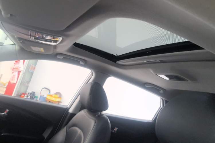 Used Hyundai ix35 2015 2.0L Automatic 2WD Smart Version China V Standard Headliner