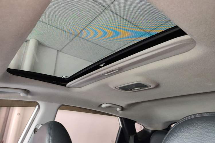 Used Hyundai ix35 2015 2.0L Automatic 2WD Smart Type China IV Headliner