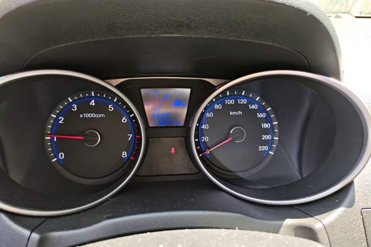 Used Hyundai ix35 2015 2.0L Automatic 2WD Smart Version China V Standard Instrument Cluster