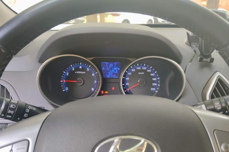 Used Hyundai ix35 2015 2.0L Automatic 2WD Smart Version China V Standard Instrument Cluster