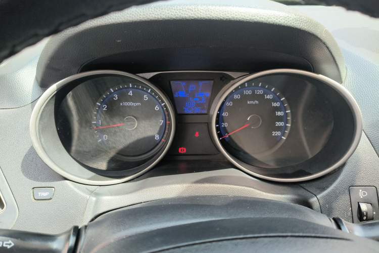 Used Hyundai ix35 2015 2.0L Automatic 2WD Comfort Edition China IV Standard Instrument Cluster