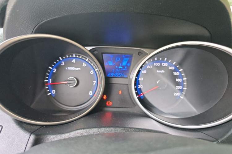 Used Hyundai ix35 2015 2.0L Automatic 2WD Smart Type China IV Instrument Cluster