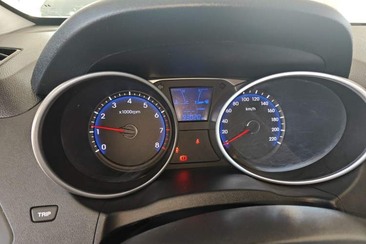 Used Hyundai ix35 2015 2.0L Manual Two-Wheel Drive Comfort Version China IV Standard Instrument Cluster