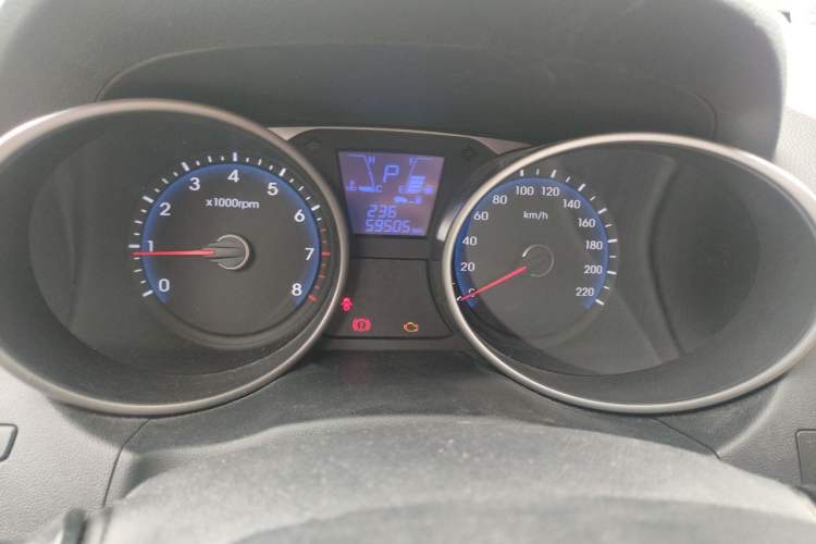 Used Hyundai ix35 2015 2.0L Automatic 2WD Smart Type China IV Instrument Cluster