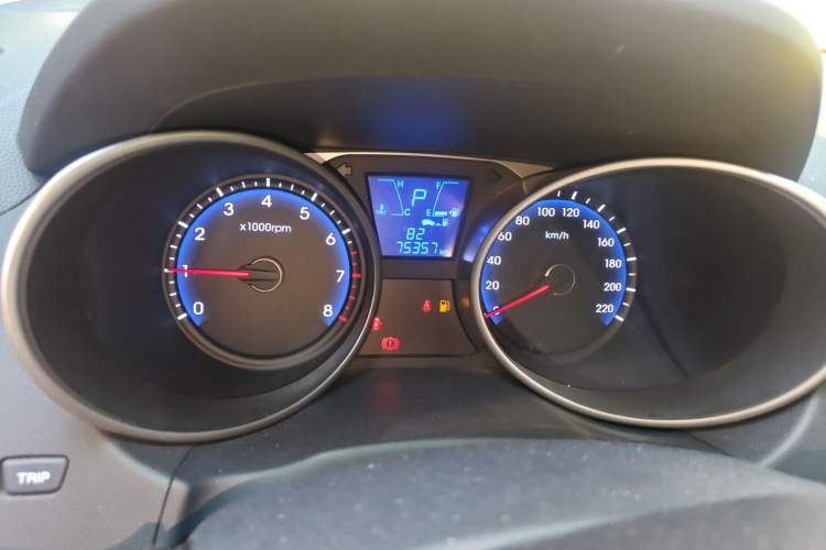 Used Hyundai ix35 2015 2.0L Automatic 2WD Smart Version China V Standard Instrument Cluster