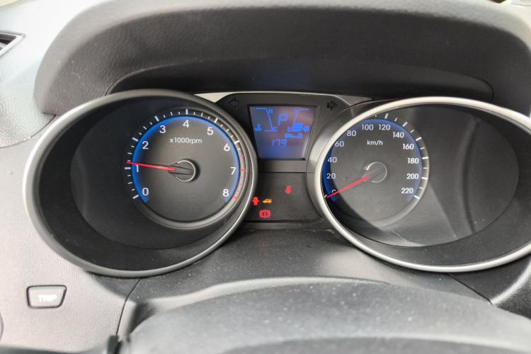 Used Hyundai ix35 2015 2.0L Automatic 2WD Smart Version China V Standard Instrument Cluster