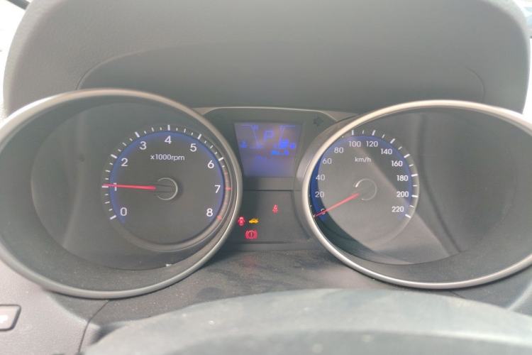 Used Hyundai ix35 2015 2.0L Automatic 2WD Comfort Edition China V Standard Instrument Cluster