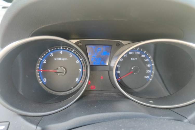 Used Hyundai ix35 2015 2.0L Automatic 2WD Smart Type China IV Instrument Cluster