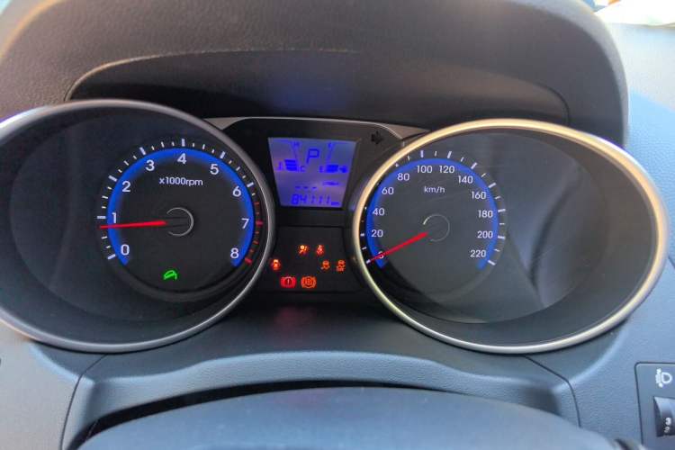 Used Hyundai ix35 2015 2.0L Automatic 2WD Smart Version China V Standard Instrument Cluster