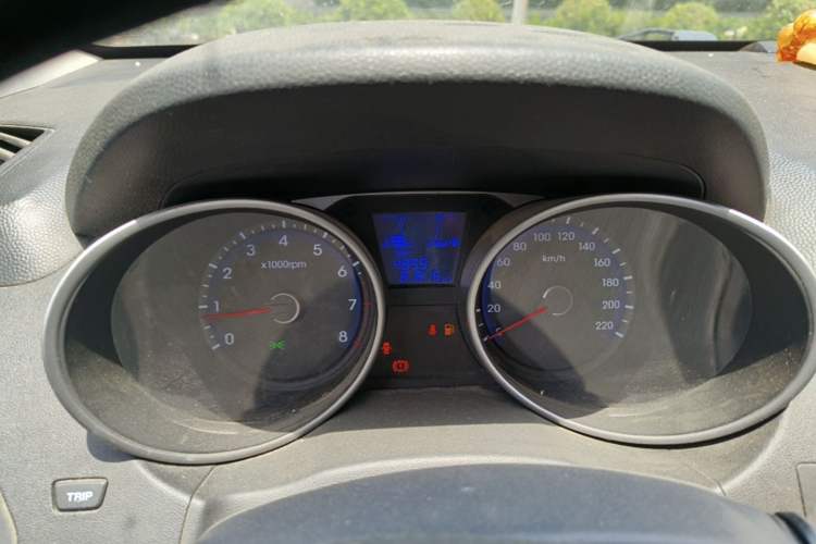 Used Hyundai ix35 2015 2.0L Manual Two-Wheel Drive Comfort Version China IV Standard Instrument Cluster