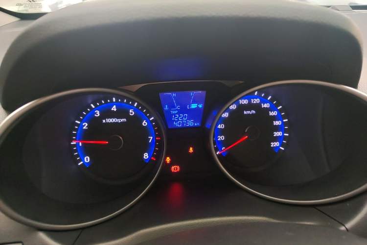 Used Hyundai ix35 2015 2.0L Manual Two-Wheel Drive Comfort Version China V Standard Instrument Cluster