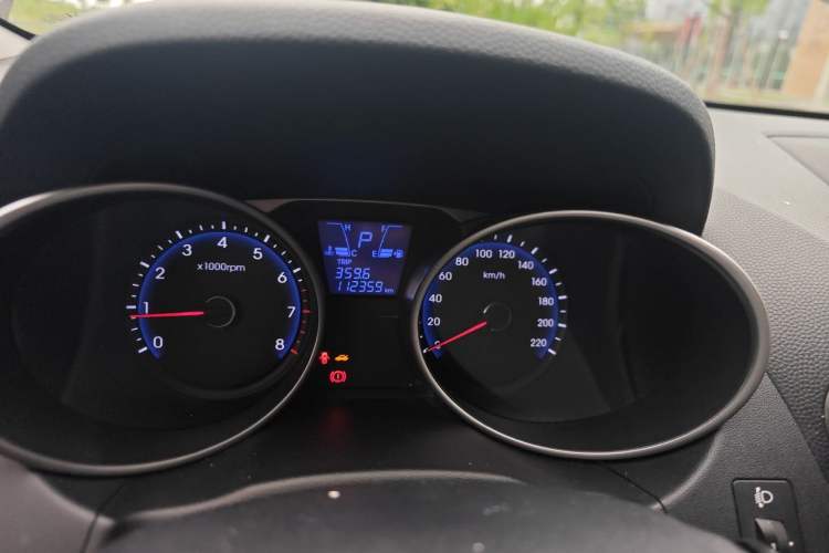 Used Hyundai ix35 2015 2.0L Automatic 2WD Smart Version China V Standard Instrument Cluster