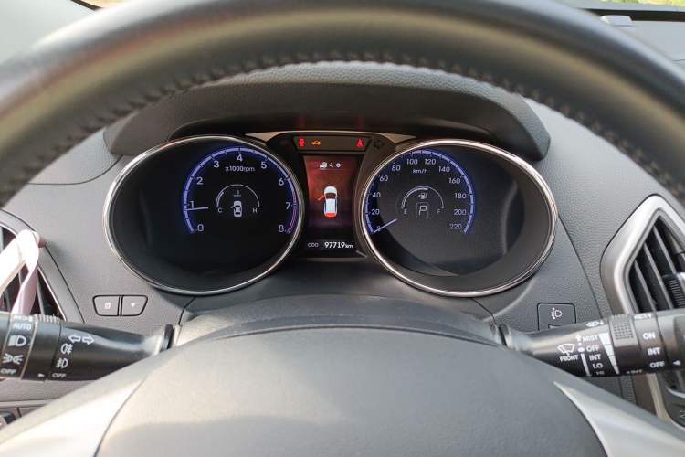 Used Hyundai ix35 2015 2.0L Automatic Two-Wheel Drive Leading Trim China IV Standard Instrument Cluster
