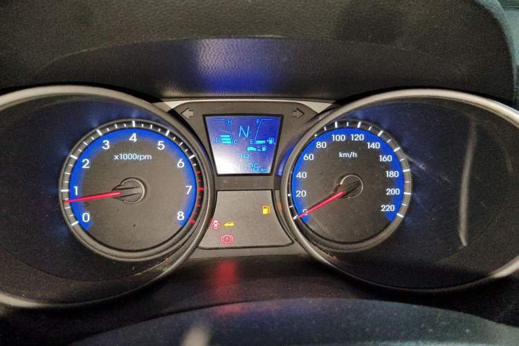 Used Hyundai ix35 2015 2.0L Automatic 2WD Comfort Edition China IV Standard Instrument Cluster
