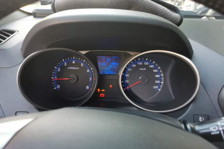 Used Hyundai ix35 2015 2.0L Automatic 2WD Smart Version China V Standard Instrument Cluster