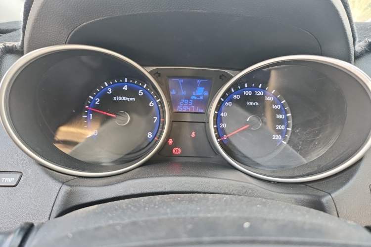 Used Hyundai ix35 2015 2.0L Manual Two-Wheel Drive Comfort Version China IV Standard Instrument Cluster