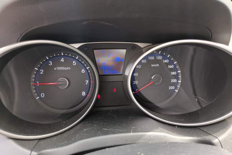 Used Hyundai ix35 2015 2.0L Automatic 2WD Smart Version China V Standard Instrument Cluster