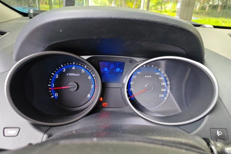 Used Hyundai ix35 2015 2.0L Automatic 2WD Smart Type China IV Instrument Cluster
