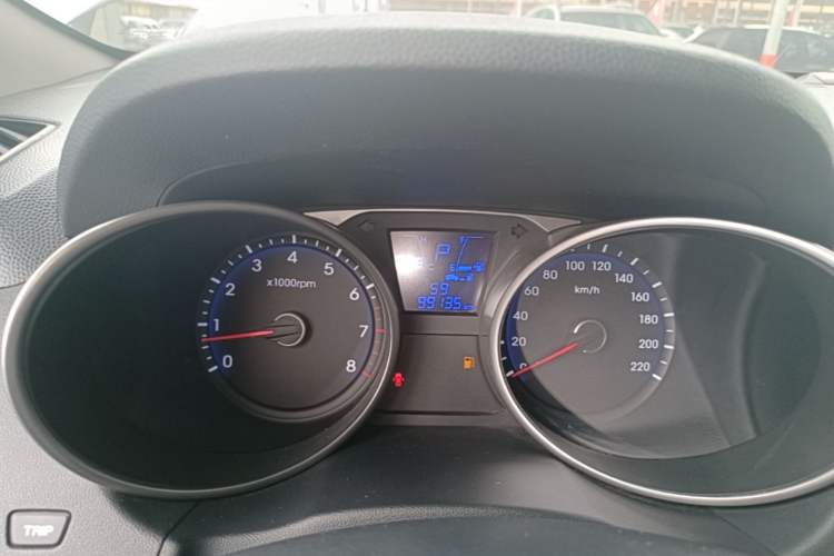Used Hyundai ix35 2015 2.0L Automatic 2WD Smart Version China V Standard Instrument Cluster