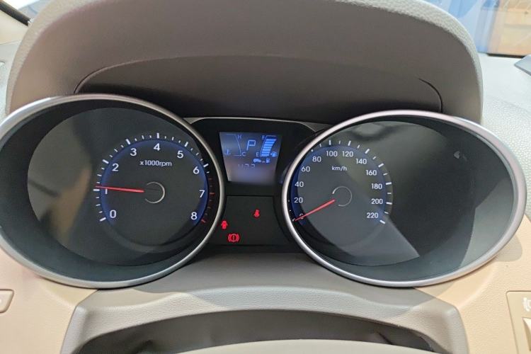 Used Hyundai ix35 2015 2.0L Automatic 2WD Comfort Edition China V Standard Instrument Cluster