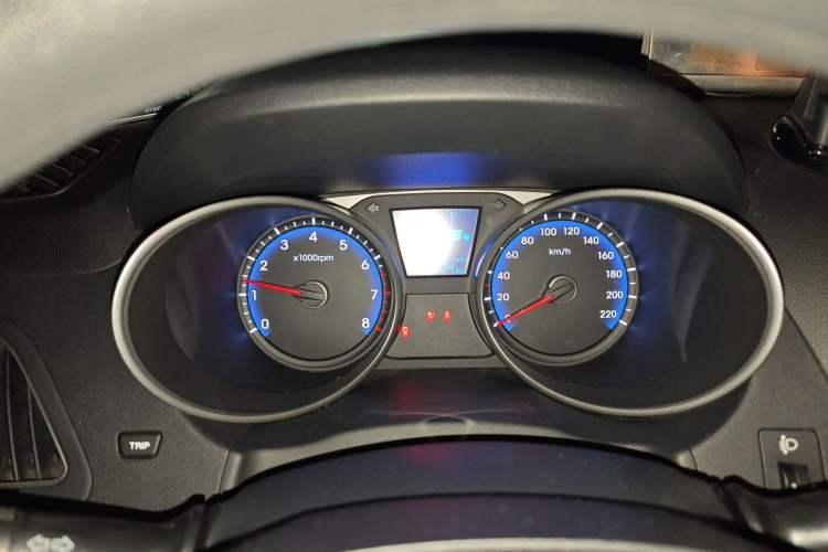 Used Hyundai ix35 2015 2.0L Automatic 2WD Comfort Edition China V Standard Instrument Cluster