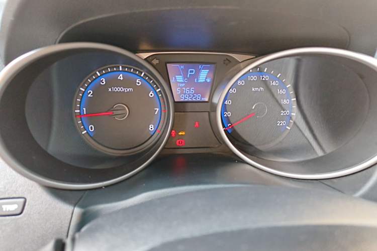 Used Hyundai ix35 2015 2.0L Automatic 2WD Smart Type China IV Instrument Cluster