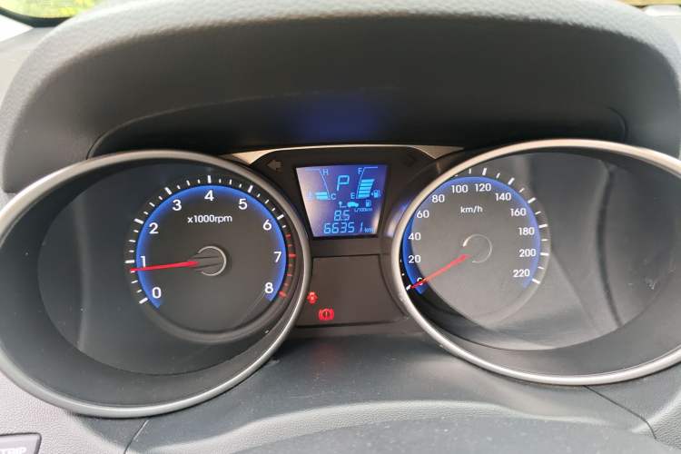 Used Hyundai ix35 2015 2.0L Automatic 2WD Smart Type China IV Instrument Cluster