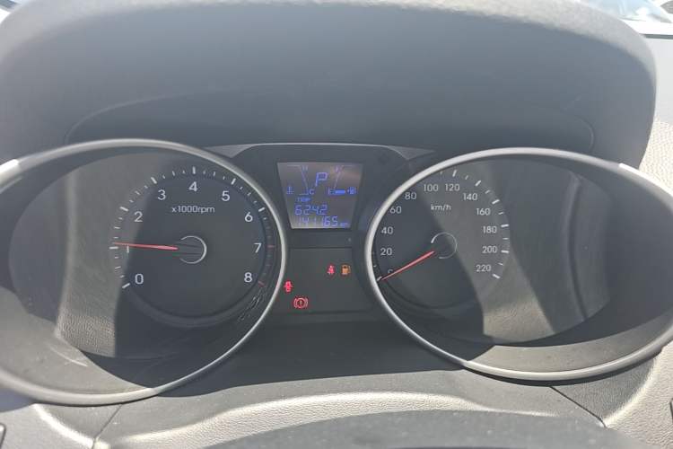 Used Hyundai ix35 2015 2.0L Automatic 2WD Smart Type China IV Instrument Cluster