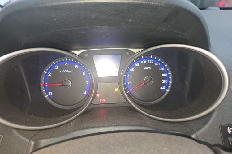Used Hyundai ix35 2015 2.0L Automatic 2WD Smart Version China V Standard Instrument Cluster