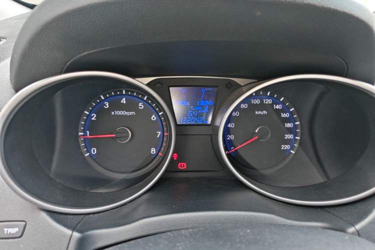 Used Hyundai ix35 2015 2.0L Manual Two-Wheel Drive Comfort Version China V Standard Instrument Cluster