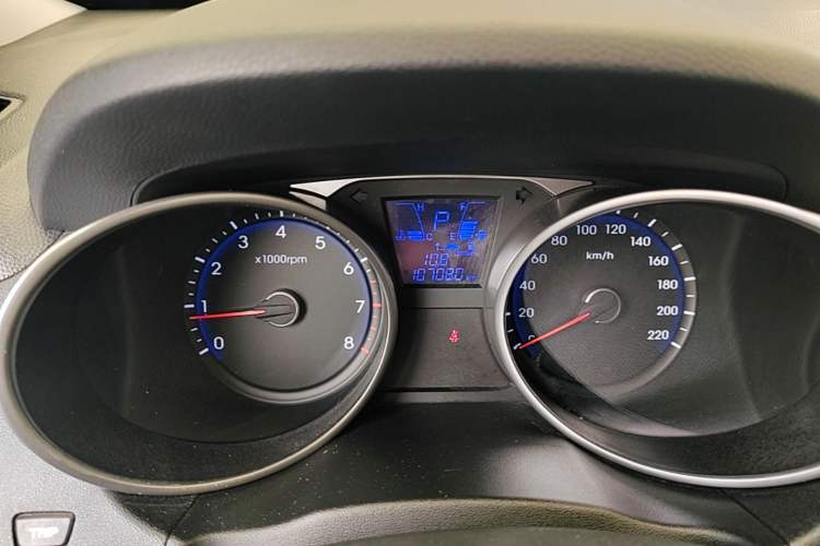 Used Hyundai ix35 2015 2.0L Automatic 2WD Smart Version China V Standard Instrument Cluster