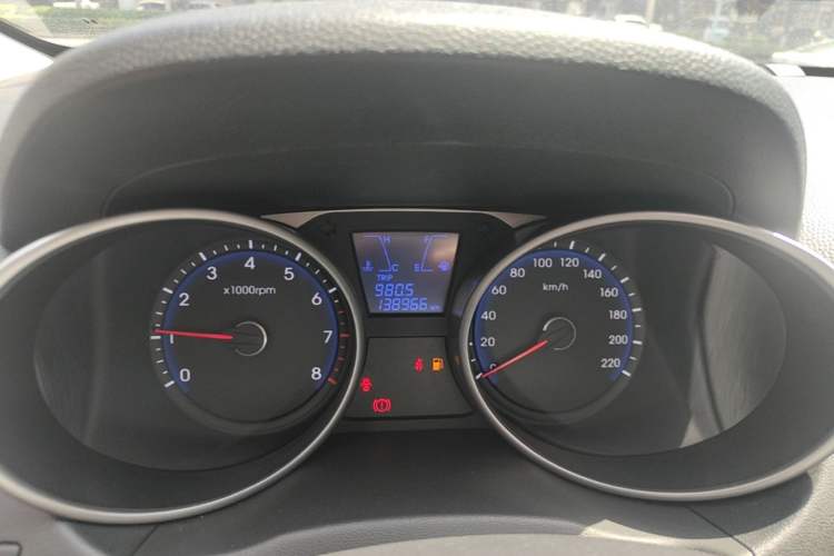 Used Hyundai ix35 2015 2.0L Manual Two-Wheel Drive Comfort Version China V Standard Instrument Cluster