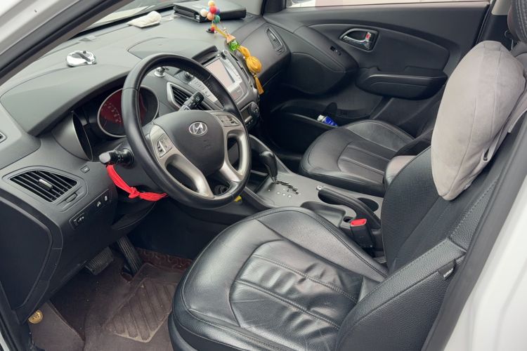 Used Hyundai ix35 2015 2.0L Automatic 2WD Smart Type China IV Interior 1