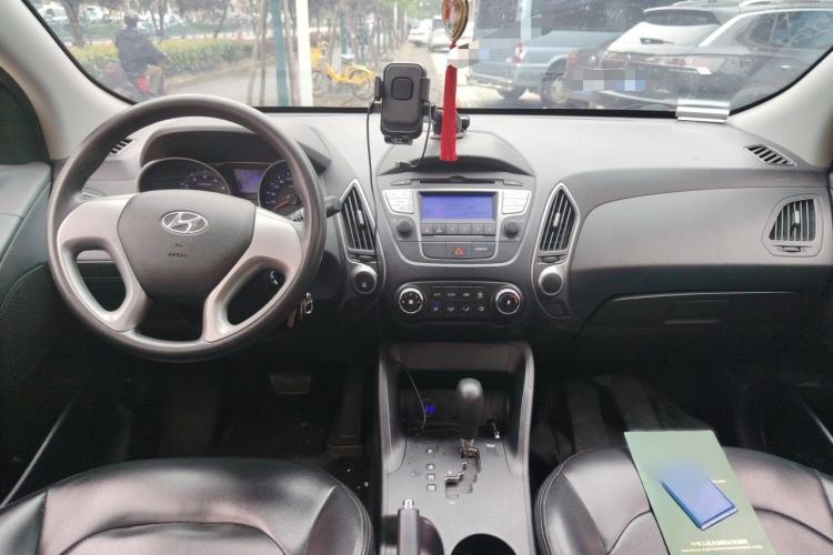 Used Hyundai ix35 2015 2.0L Automatic 2WD Comfort Edition China V Standard Interior 2