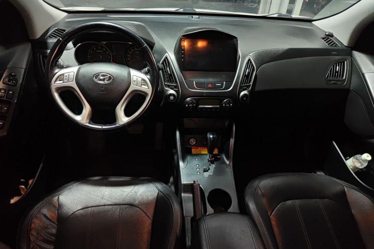 Used Hyundai ix35 2015 2.0L Automatic 2WD Smart Type China IV Interior 2
