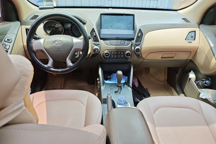 Used Hyundai ix35 2015 2.0L Automatic 2WD Comfort Edition China V Standard Interior 2