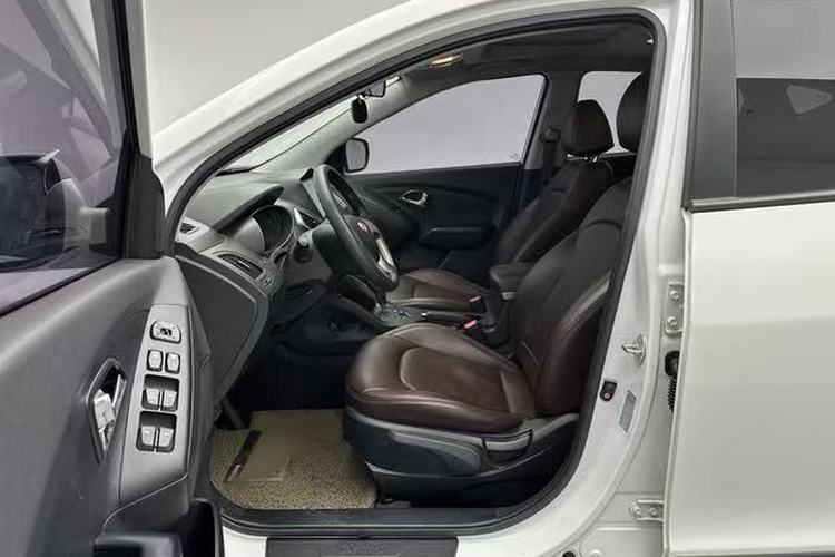 Used Hyundai ix35 2015 2.0L Automatic 2WD Comfort Edition China IV Standard Interior 2