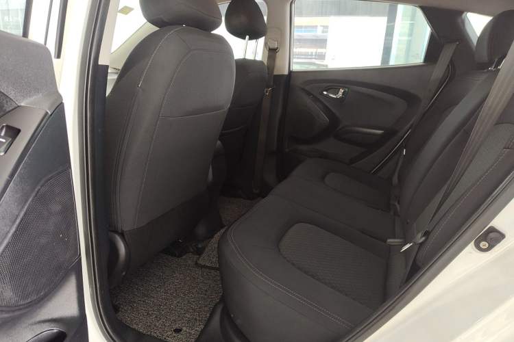 Used Hyundai ix35 2015 2.0L Manual Two-Wheel Drive Comfort Version China IV Standard Interior 2