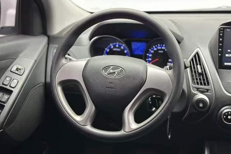 Used Hyundai ix35 2015 2.0L Automatic 2WD Comfort Edition China IV Standard Interior 3
