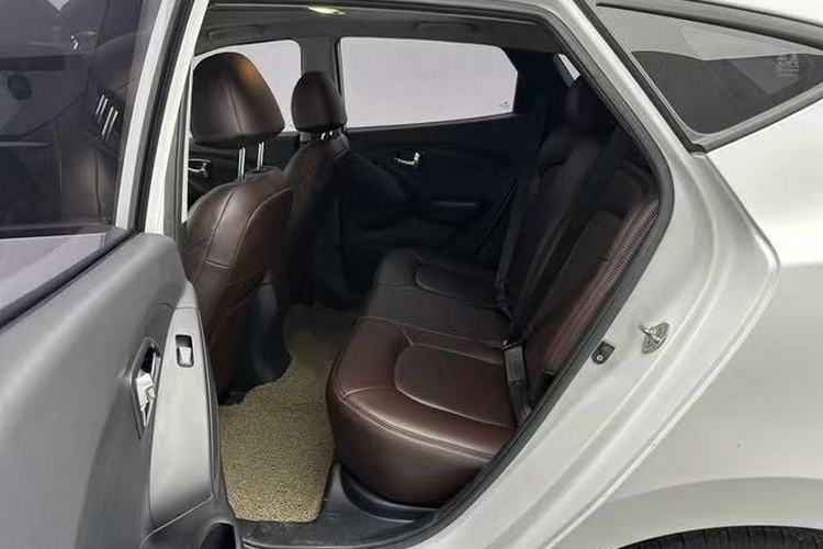 Used Hyundai ix35 2015 2.0L Automatic 2WD Comfort Edition China IV Standard Interior 4