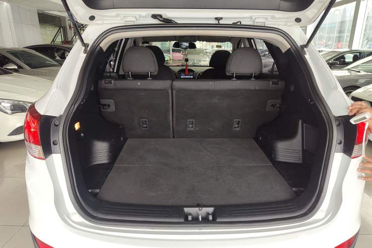 Used Hyundai ix35 2015 2.0L Manual Two-Wheel Drive Comfort Version China IV Standard Interior 7